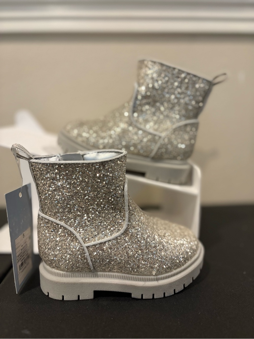 NEW Cat & Jack Toddler Flora Chelsea Glitter Boots Silver Size 5